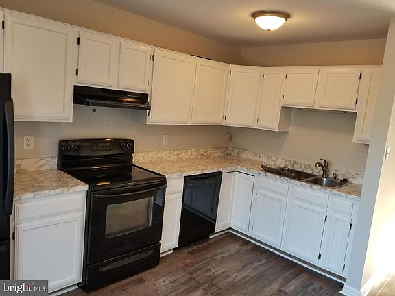 5th image of 114 Westminster Ln