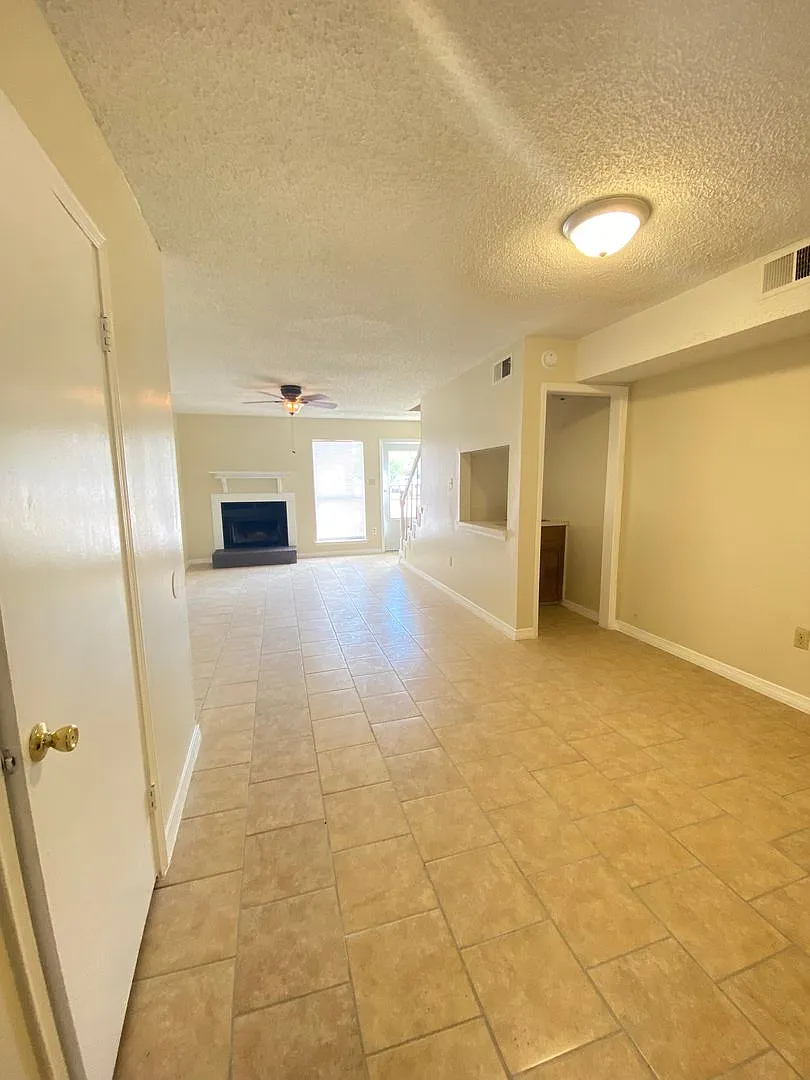 AM 3023 Toulon Dr — Photo 3
