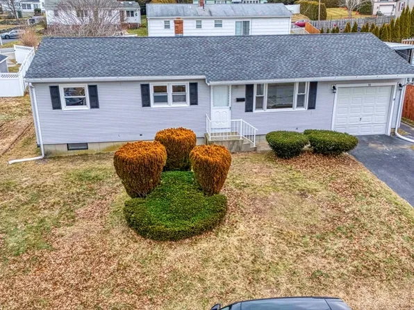 90 Evergreen Ave, Somerset, MA 02726