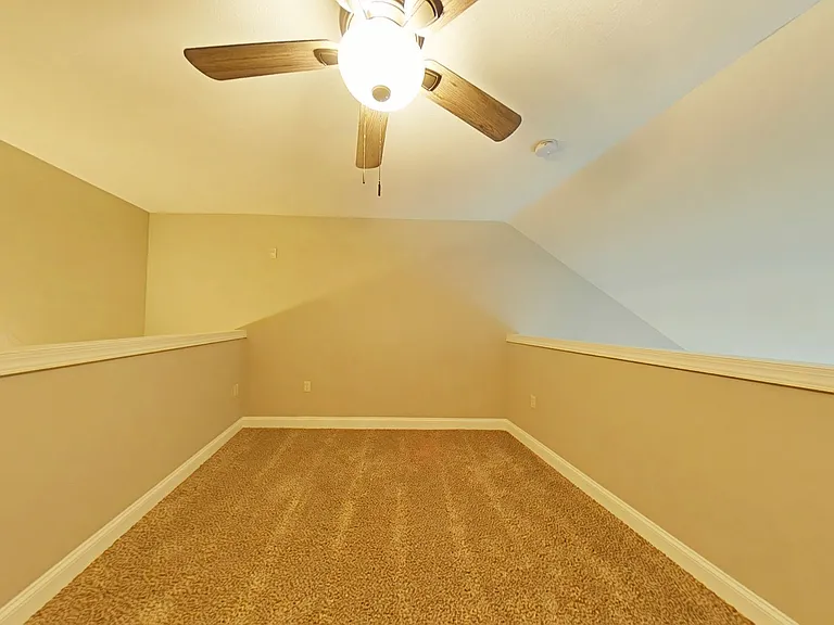 Delafield Lakes Apartments — Photo 47