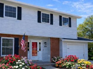 369 Hand Dr, Godfrey, IL 62035