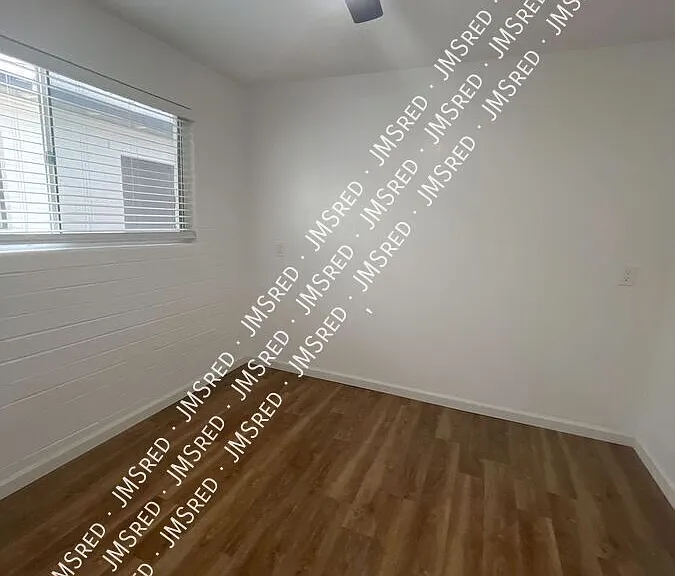 1433 S Kenneth Pl #8 — Photo 18