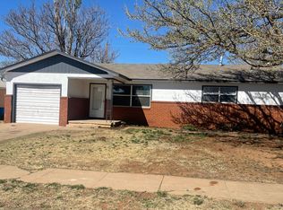 1816 Gerry Dr, Clovis, NM 88101