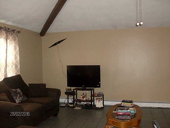 2nd image of 19 Aurelia Dr
