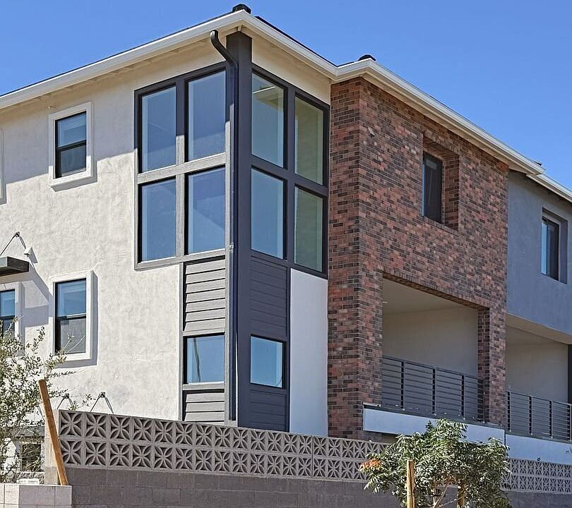 1st image of 2411 E Modesto Ln