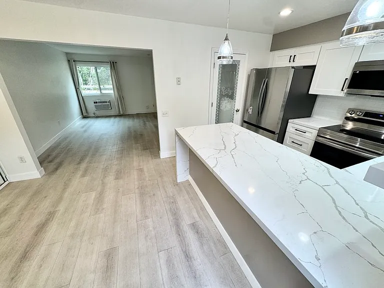 7958 Mission Center Ct #K — Photo 11