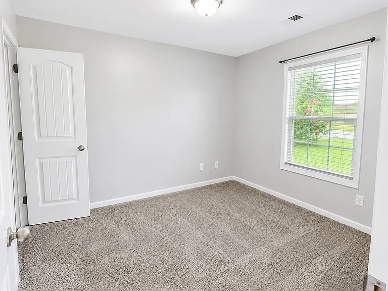 46 Lillie Ln — Photo 15