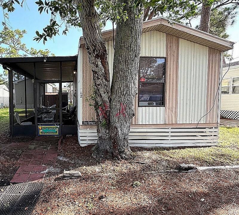 1st image of 362 Daisy Ln