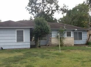 5730 Belarbor St, Houston, TX 77033