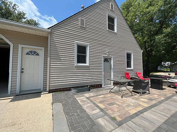 2nd image of 1417 College Blvd