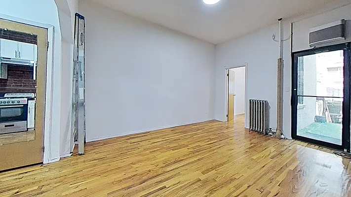 Rented by Bond New York | media 15