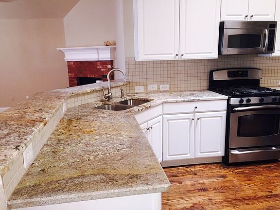 3rd image of 2209 Pecan Ln