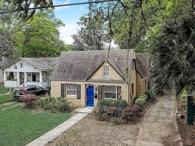 3884 Valencia Rd — Photo 2