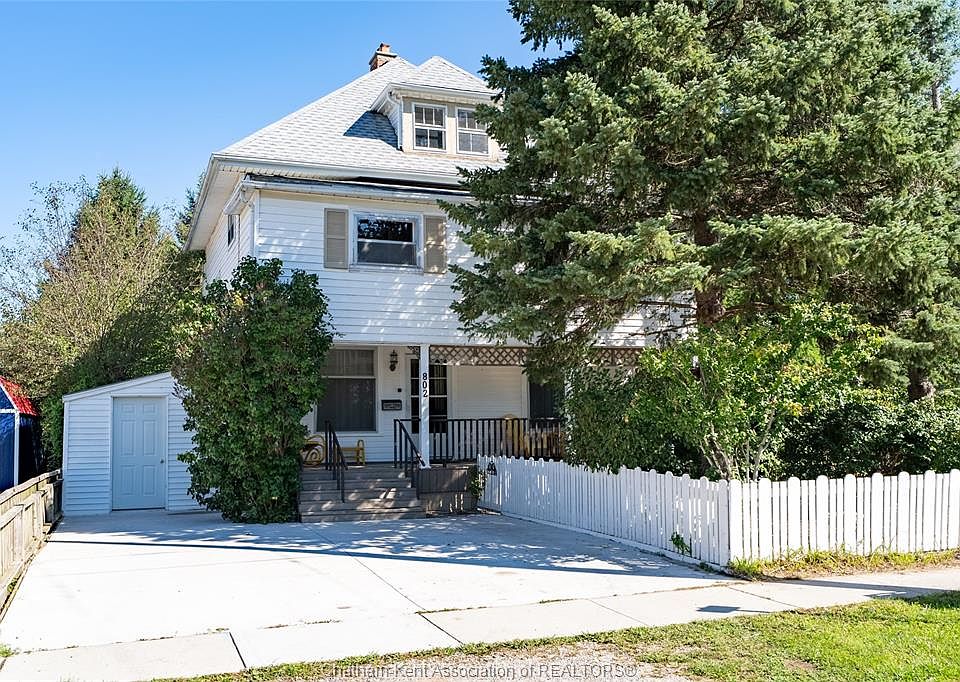 1st image of 802 Elgin St