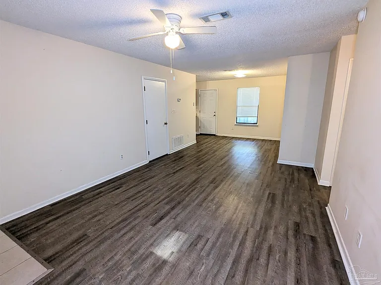 1011 Rentz Ave — Photo 23