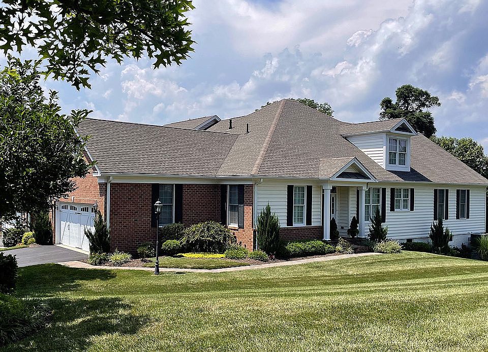 1st image of 834 Cider Mill Ln