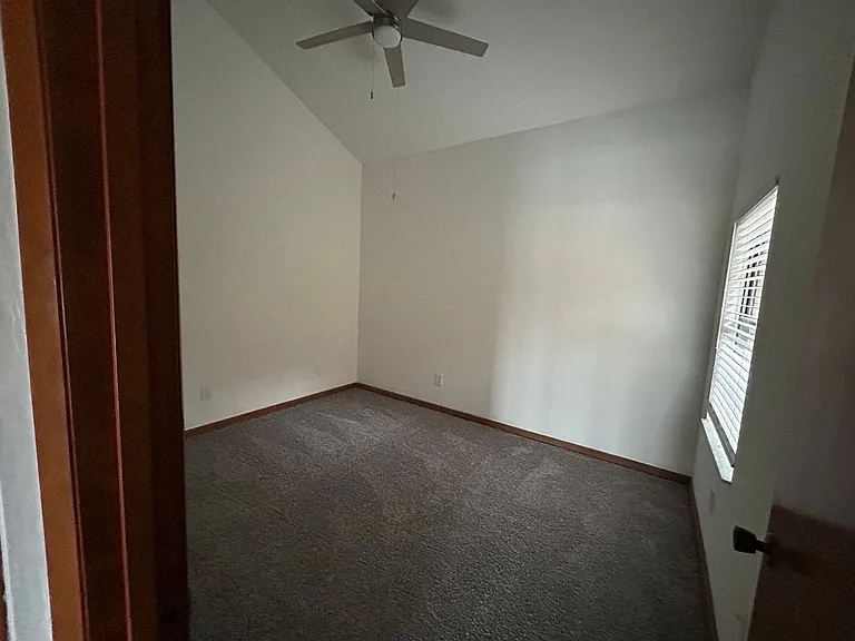 7005 SW 46th Ave — Photo 13