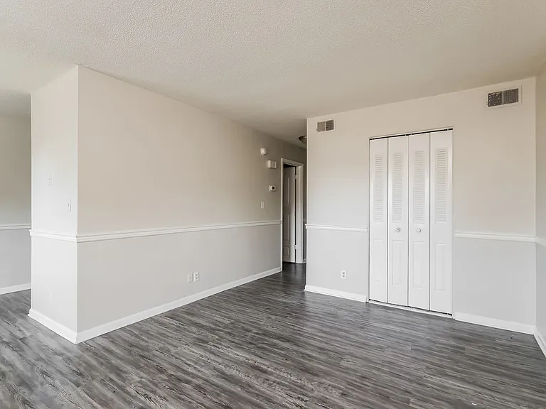 Garden View Apartments — Photo 8