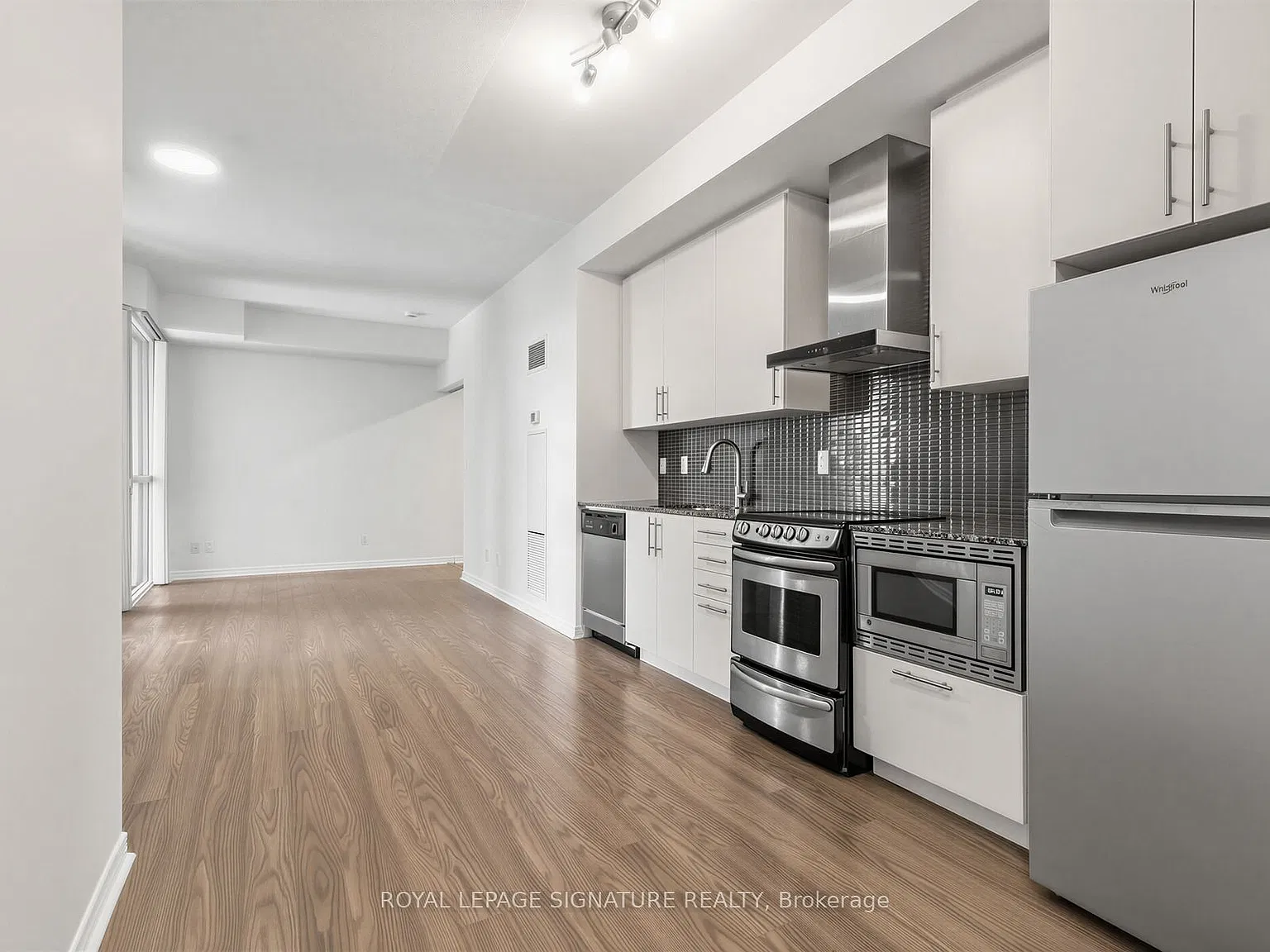 1 bed, $2,300 — Photo 4