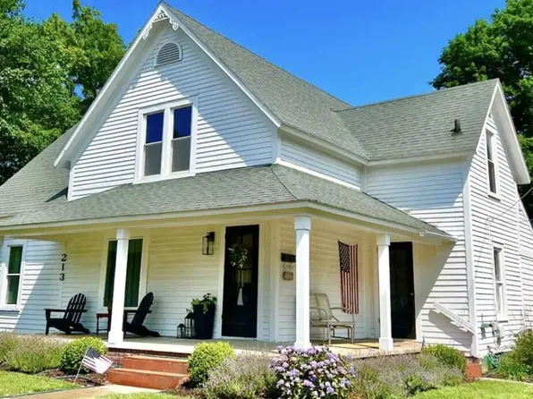 213 S Haven St, South Haven, MI 49090