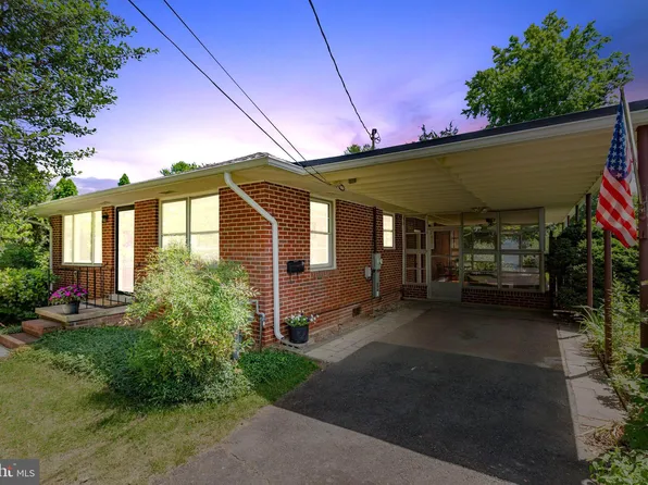 1009 Rappahannock Ave, Fredericksburg, VA 22401