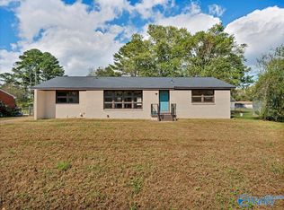 2206 Lynn Rd NW, Huntsville, AL 35810