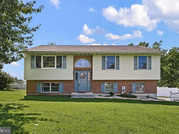 677 Meetinghouse Rd, Upper Chichester, PA 19061