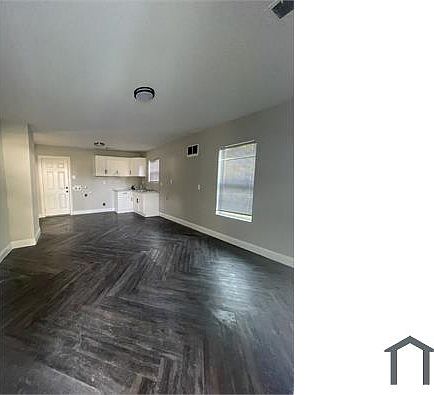2nd image of 1157 N Evergreen St