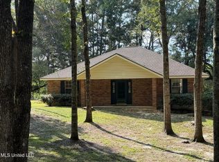 2240 Brookside Dr, Gautier, MS 39553