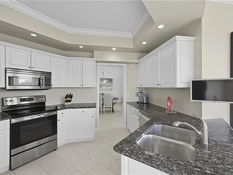7040 Pelican Bay Blvd #D-401 — Photo 15