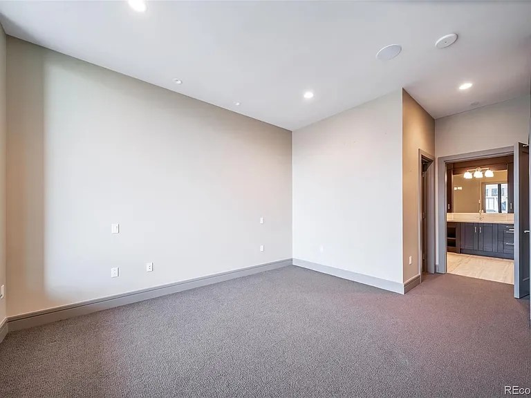 100 Detroit St #403 — Photo 24