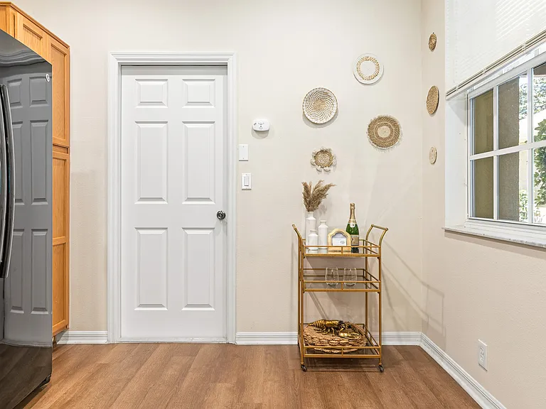 512 Spring Lake Cir — Photo 11