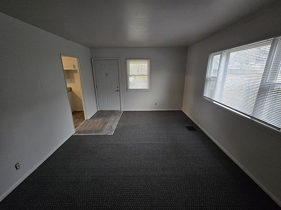 4th image of 6109 N 39th St