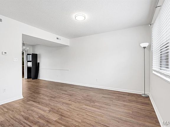 5th image of 8912 N Swan Cir