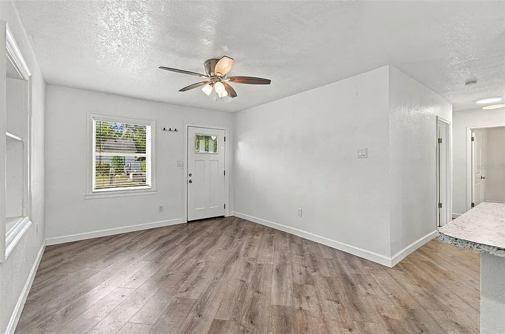 4 bed, 2.0 bath, 1194 sqft, $2,800 — Photo 3