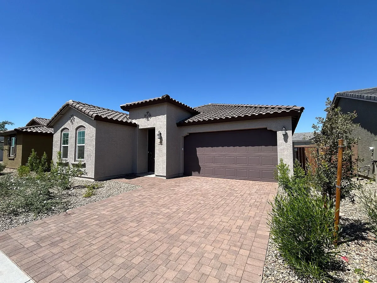 Building Photo - 5974 N 192nd Dr