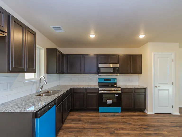 7514 Beck Dr — Photo 7