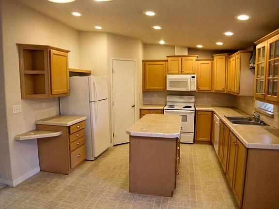 5th image of 557 Chenois Ave NE