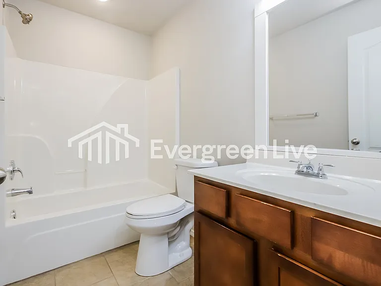 252 S Tamarind Cv — Photo 5