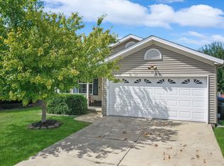 19 Andy Ct, Bloomington, IL