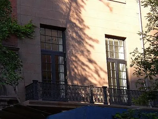 Rented by Bond New York | media 43