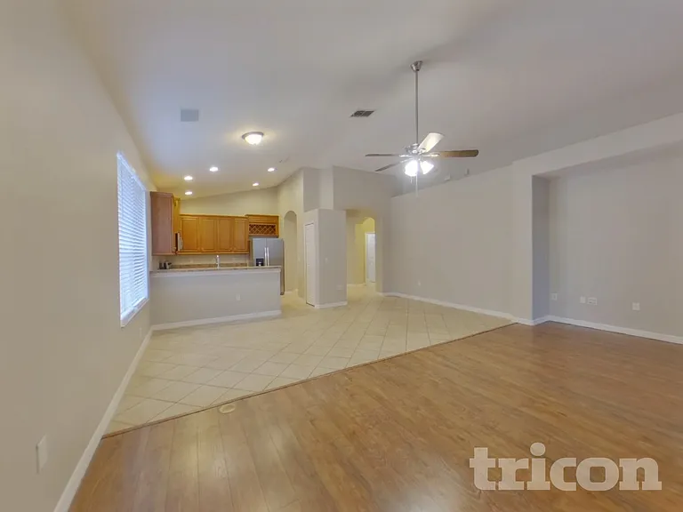 351 Fairmount Park Ct — Photo 3