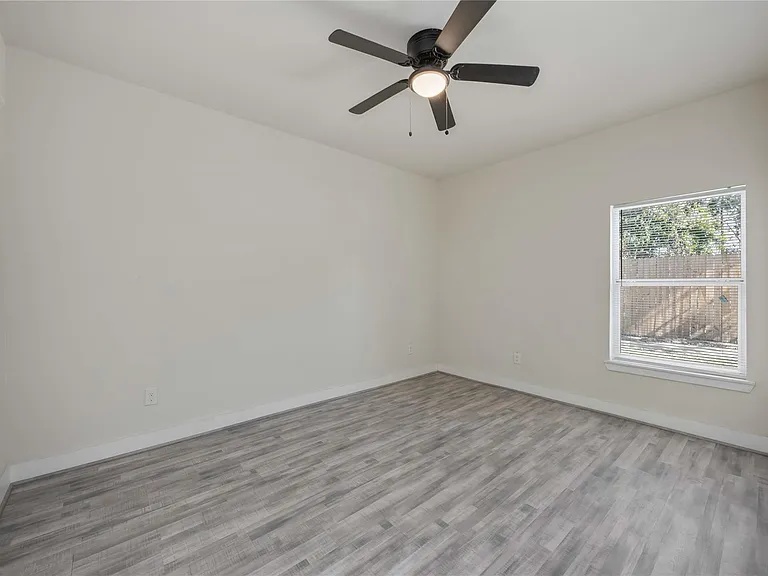 2708 Sam Wilson St — Photo 11