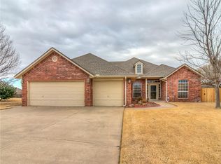 1685 Strayfox Xing, Edmond, OK 73012