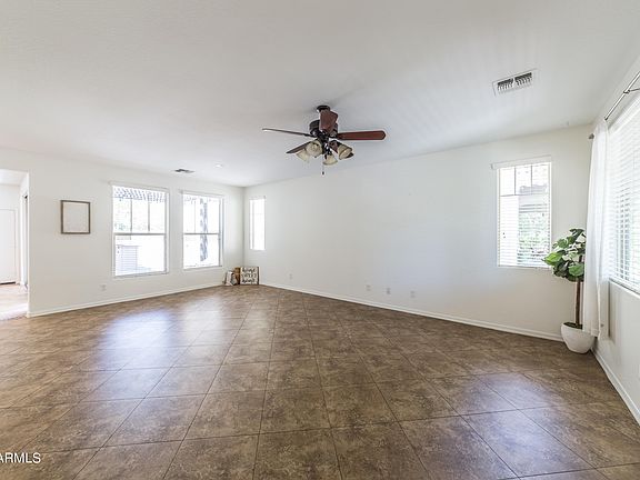 4th image of 2432 N HERITAGE Street