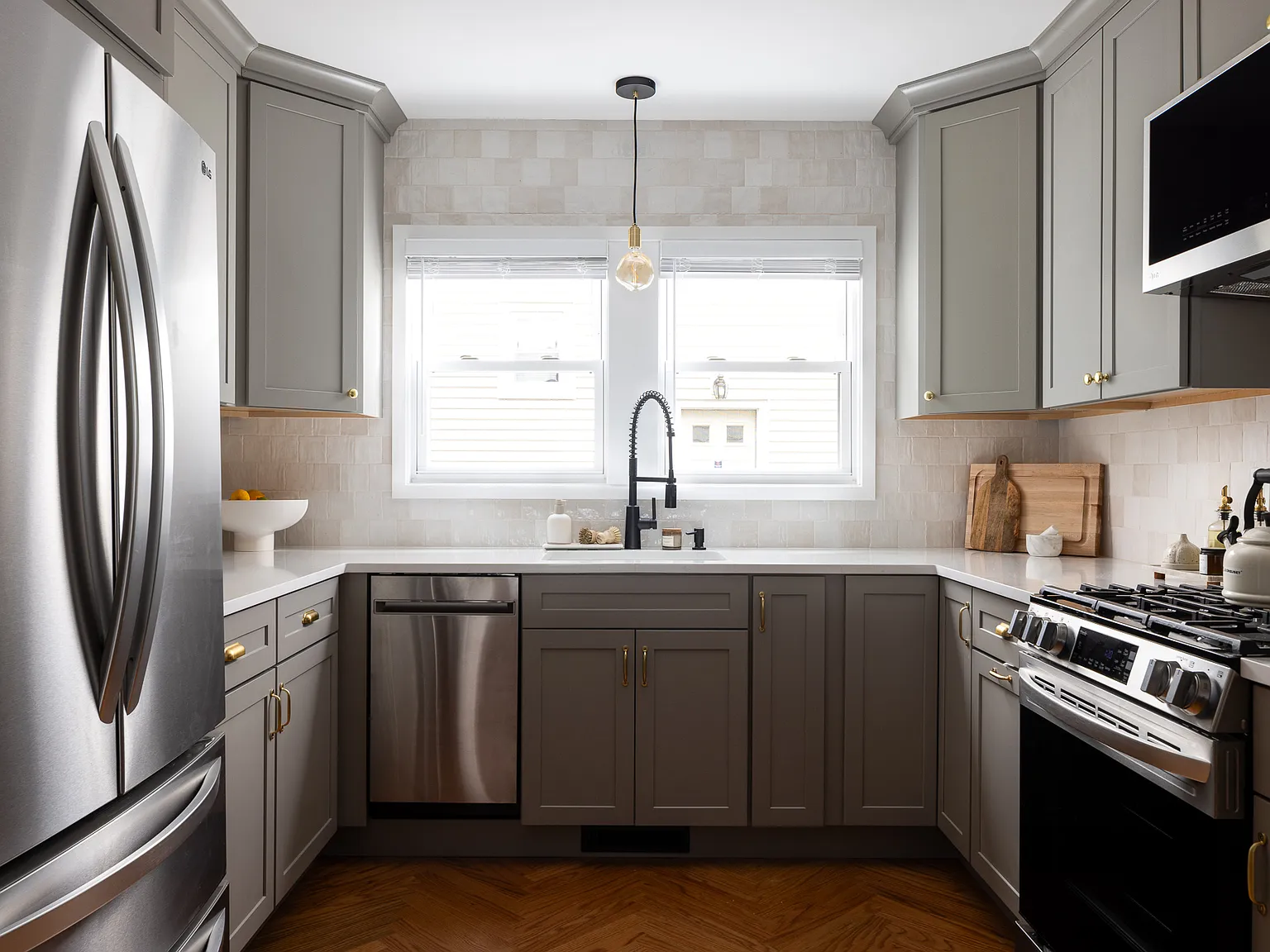 2 bed, 900 sqft, $3,500 — Photo 3