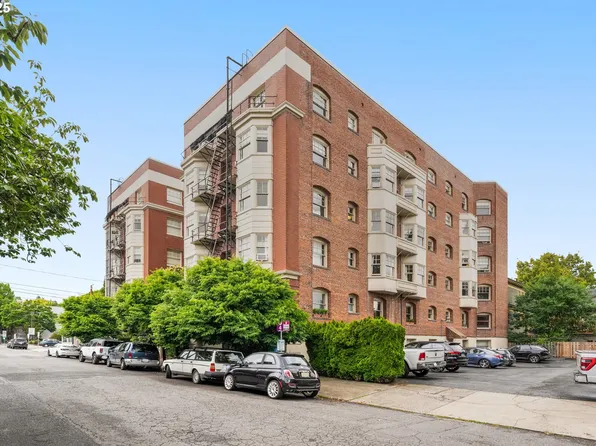 2083 NW Johnson St APT 45, Portland, OR 97209