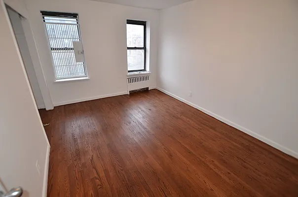 Rented by Manhattan Realty Group | media 50