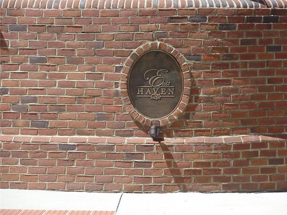 2nd image of 2111 E Haven Dr NE