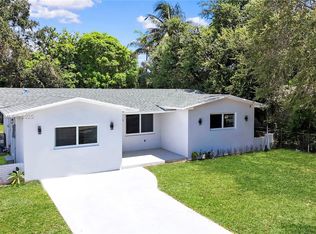 255 NE 164th St, Miami, FL 33162
